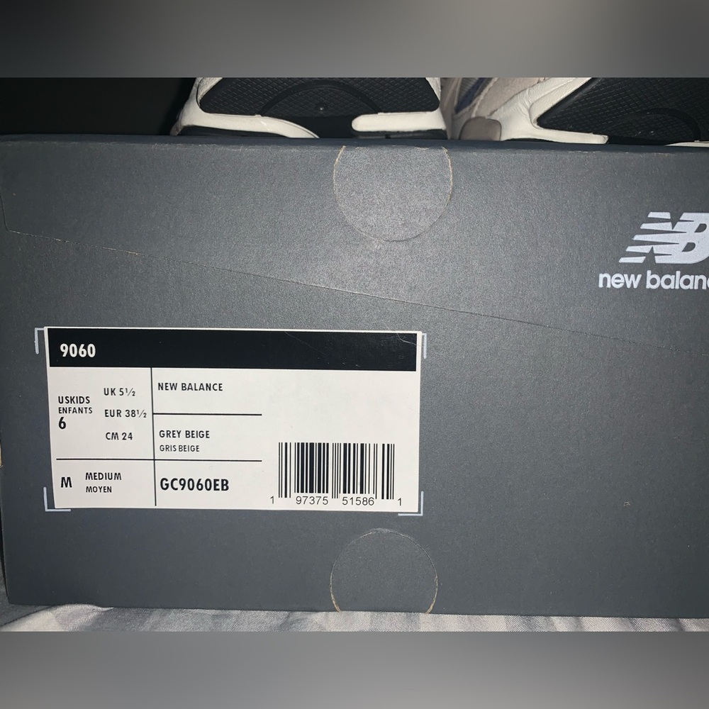 New Balance 9060